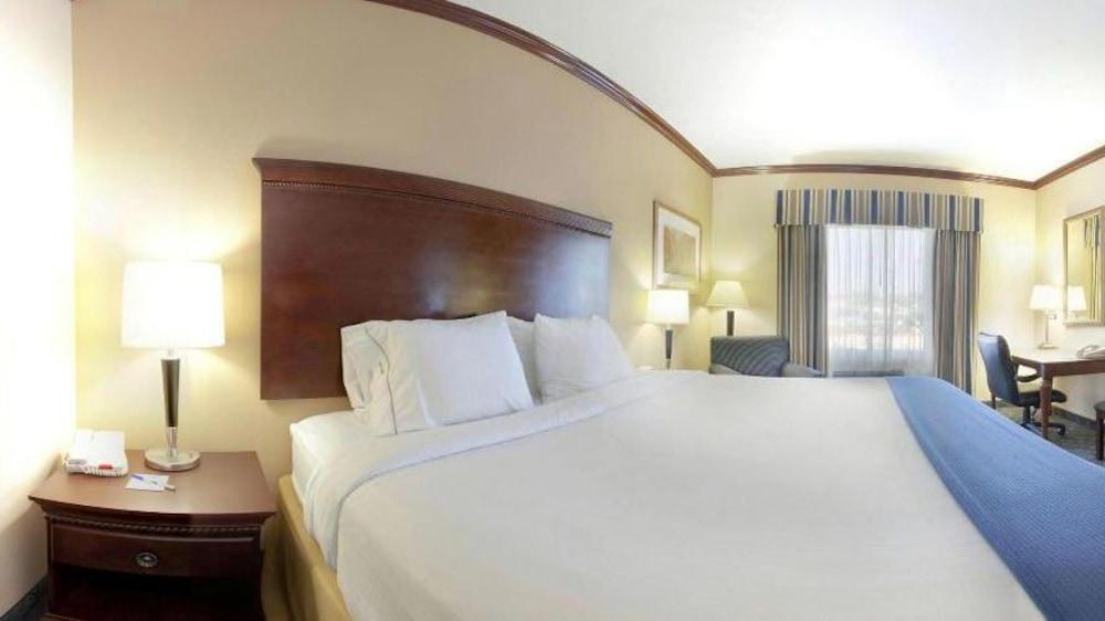 Holiday Inn Express Hotel And Suites Falfurrias מראה חיצוני תמונה