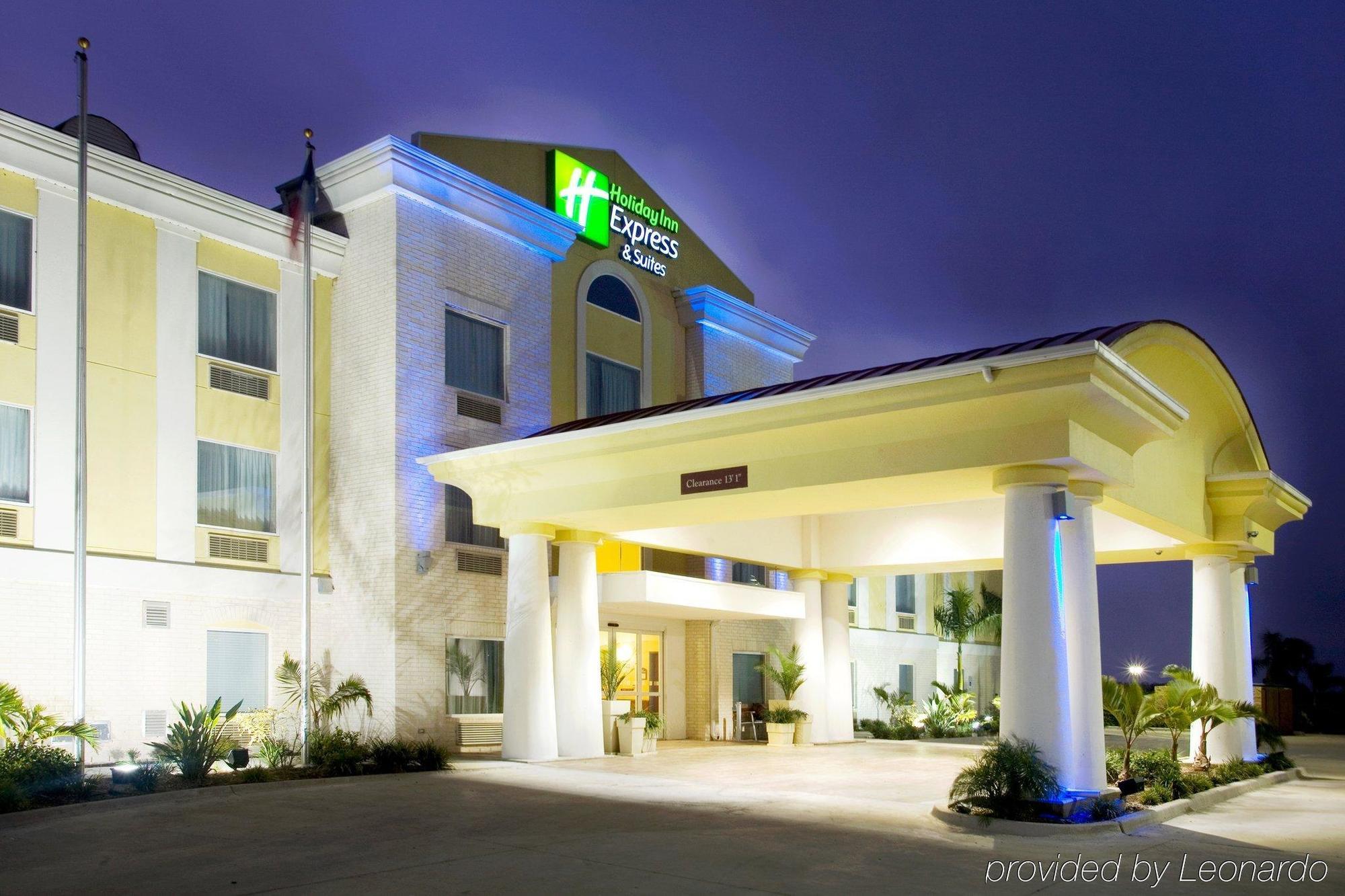 Holiday Inn Express Hotel And Suites Falfurrias מראה חיצוני תמונה
