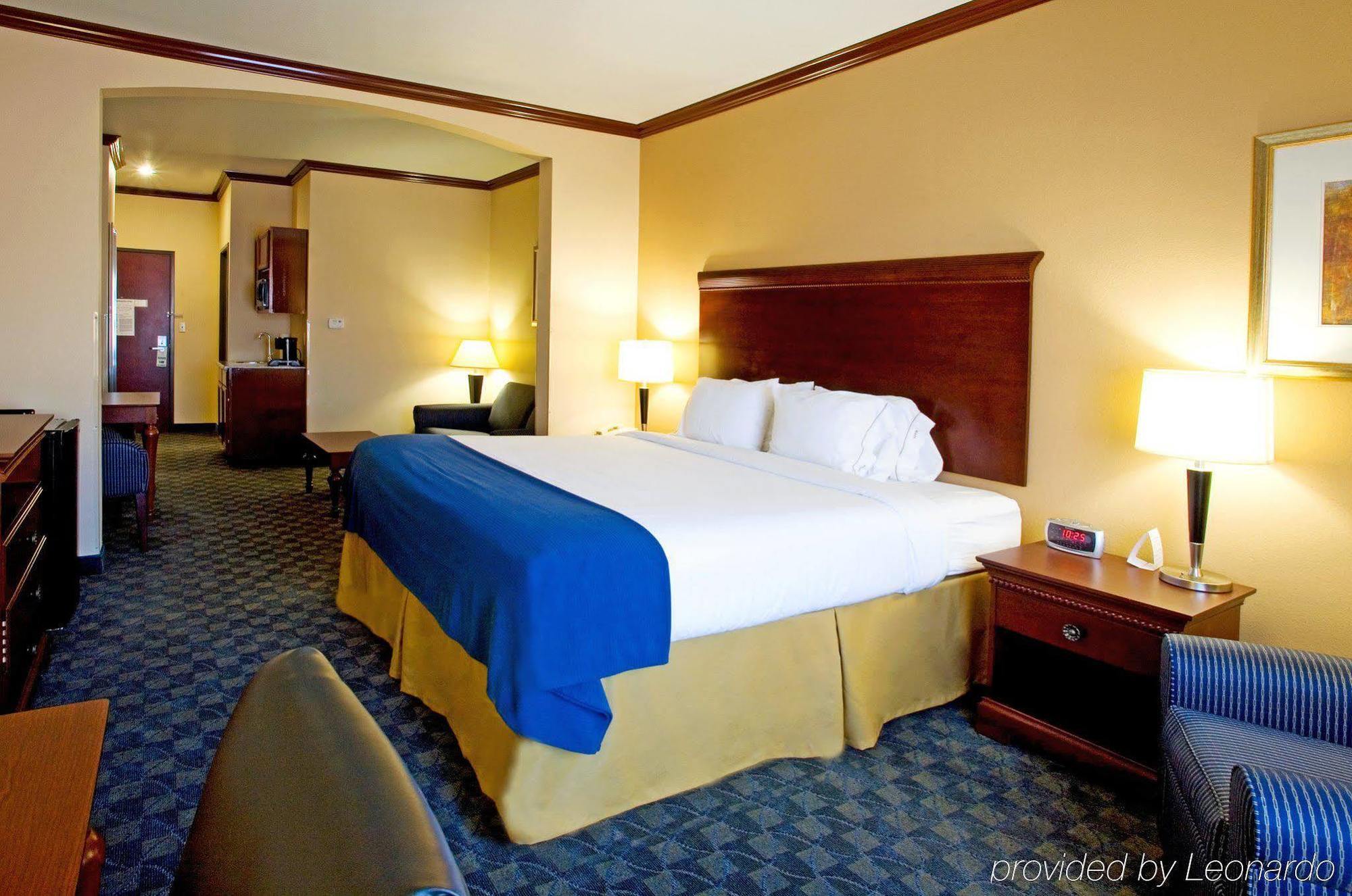 Holiday Inn Express Hotel And Suites Falfurrias חדר תמונה
