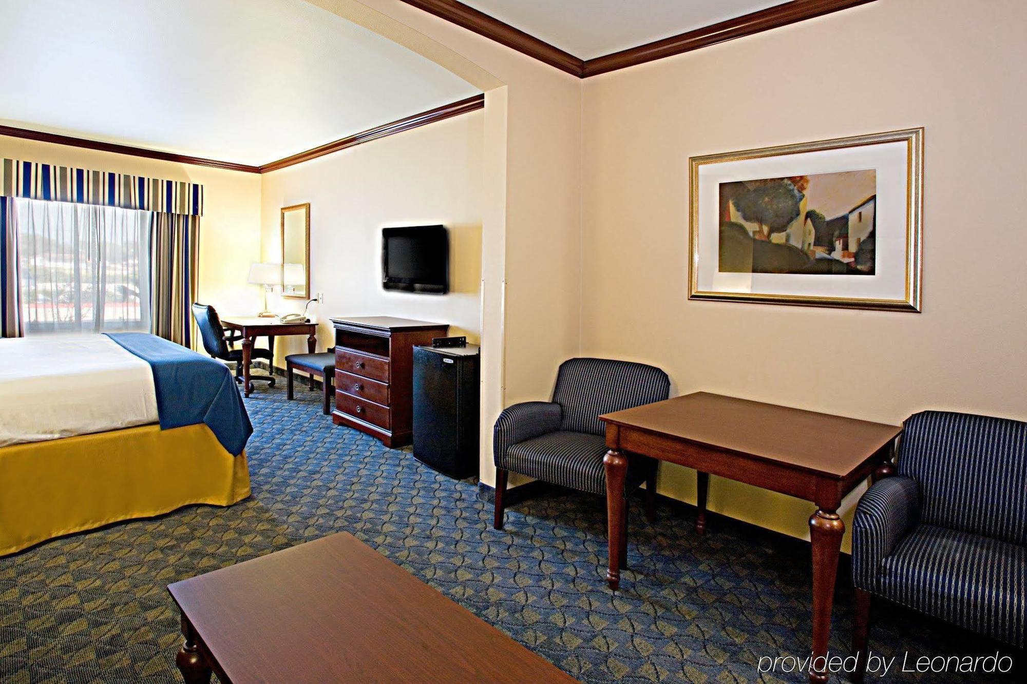 Holiday Inn Express Hotel And Suites Falfurrias חדר תמונה