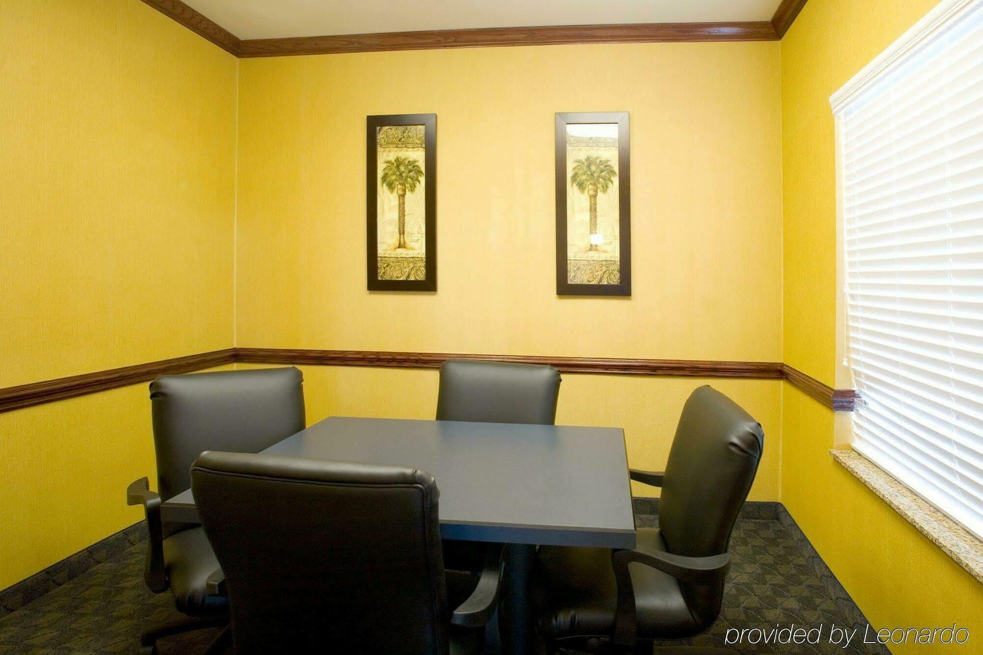 Holiday Inn Express Hotel And Suites Falfurrias מראה חיצוני תמונה