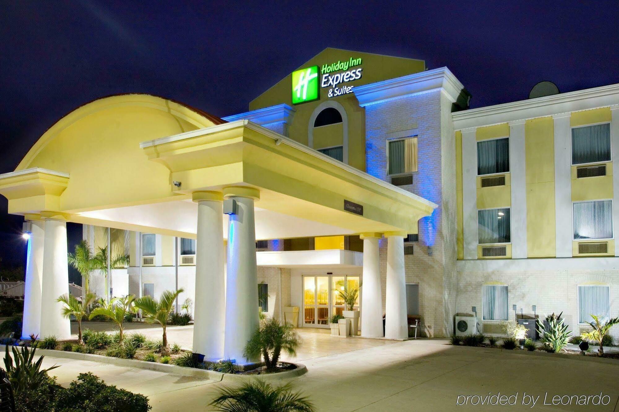 Holiday Inn Express Hotel And Suites Falfurrias מראה חיצוני תמונה